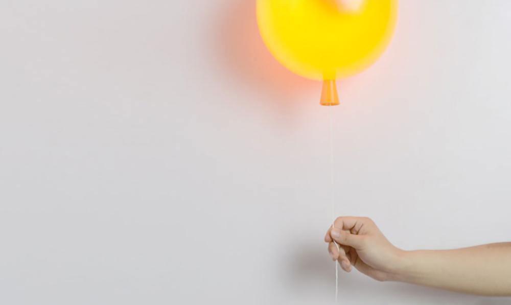 Kiri radosny żyrandol balonowy z plastiku do montażu ściennego