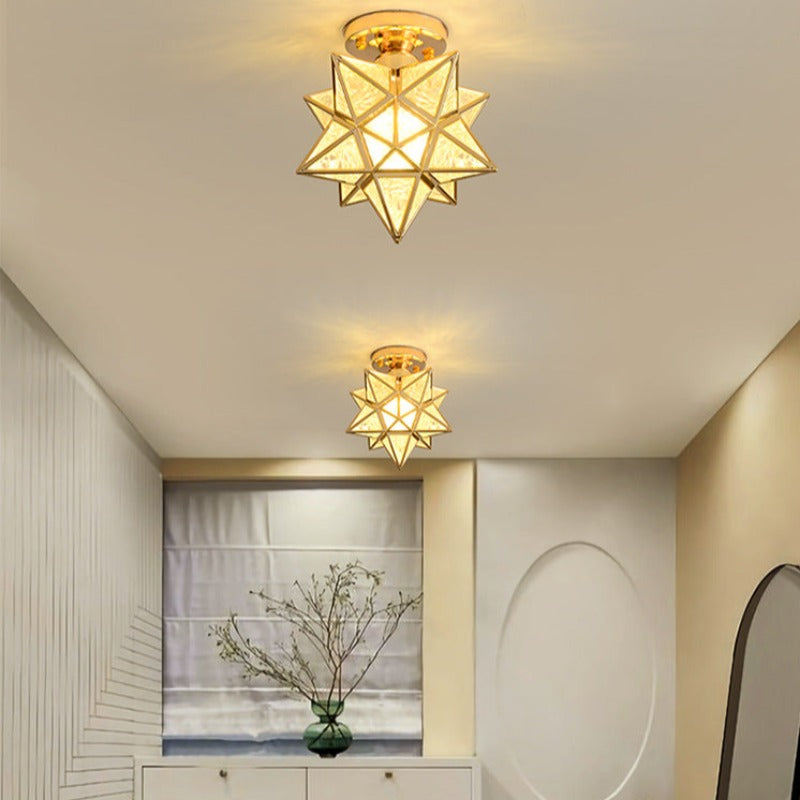 Bella klasyczna lampa sufitowa montowana bezpośrednio do sypialni