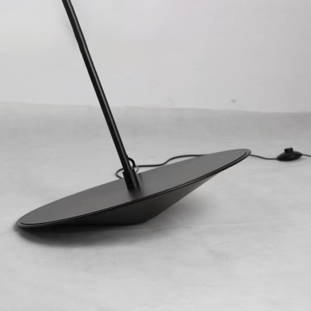 Salgado lampa stojąca z rozszerzonym ramieniem, czarna, pokój dzienny