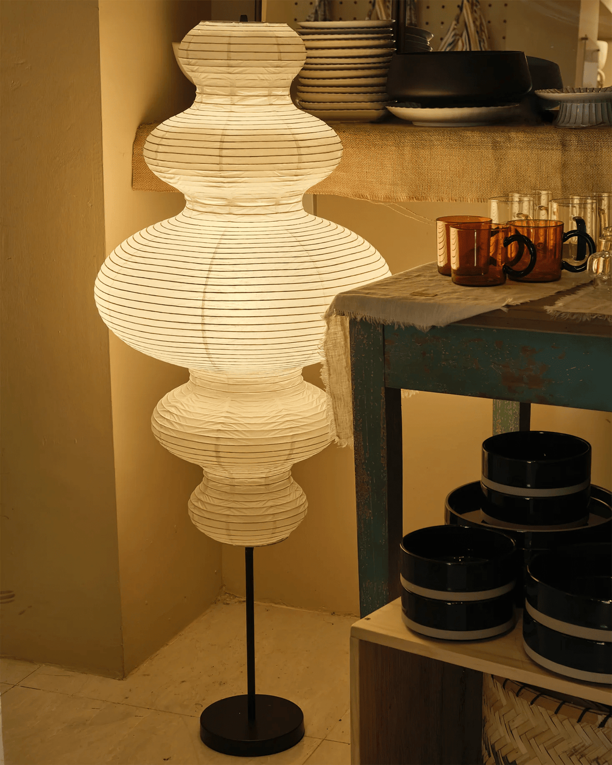 Vels Paper lampa stojąca skandynawska