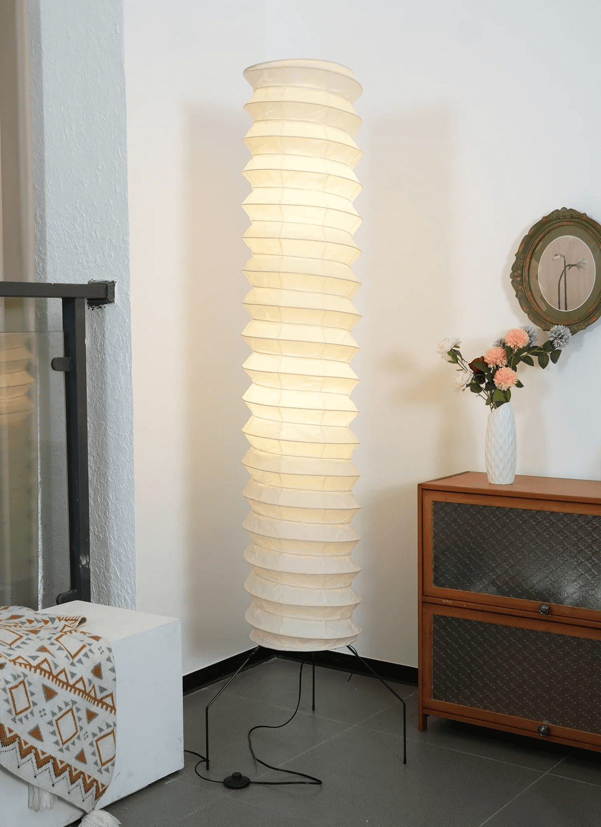 Soraine minimalistyczna lampa stojąca z papieru ryżowego