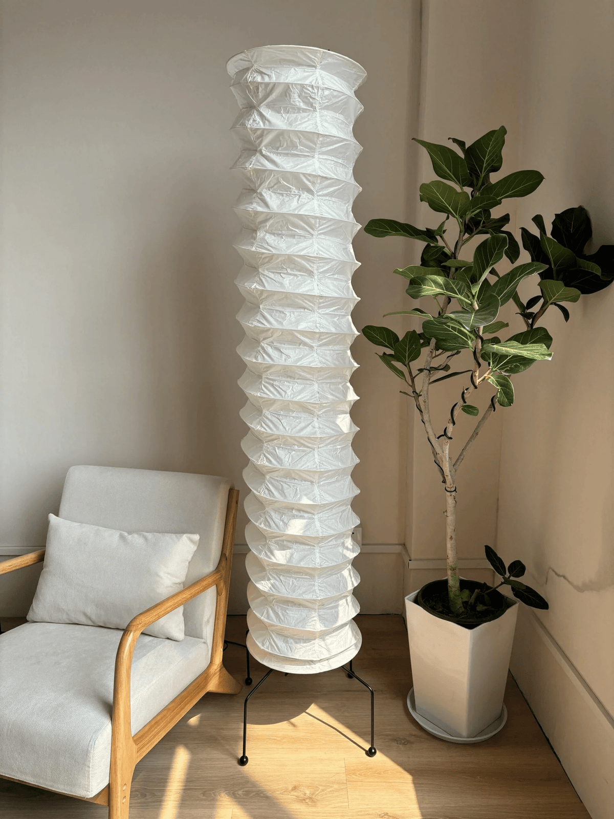 Soraine minimalistyczna lampa stojąca z papieru ryżowego