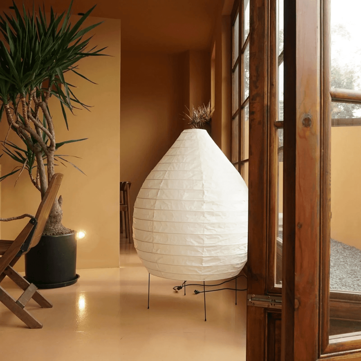 Viraiviella nowoczesna lampa stojąca