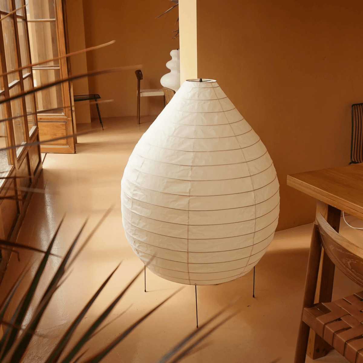 Viraiviella nowoczesna lampa stojąca