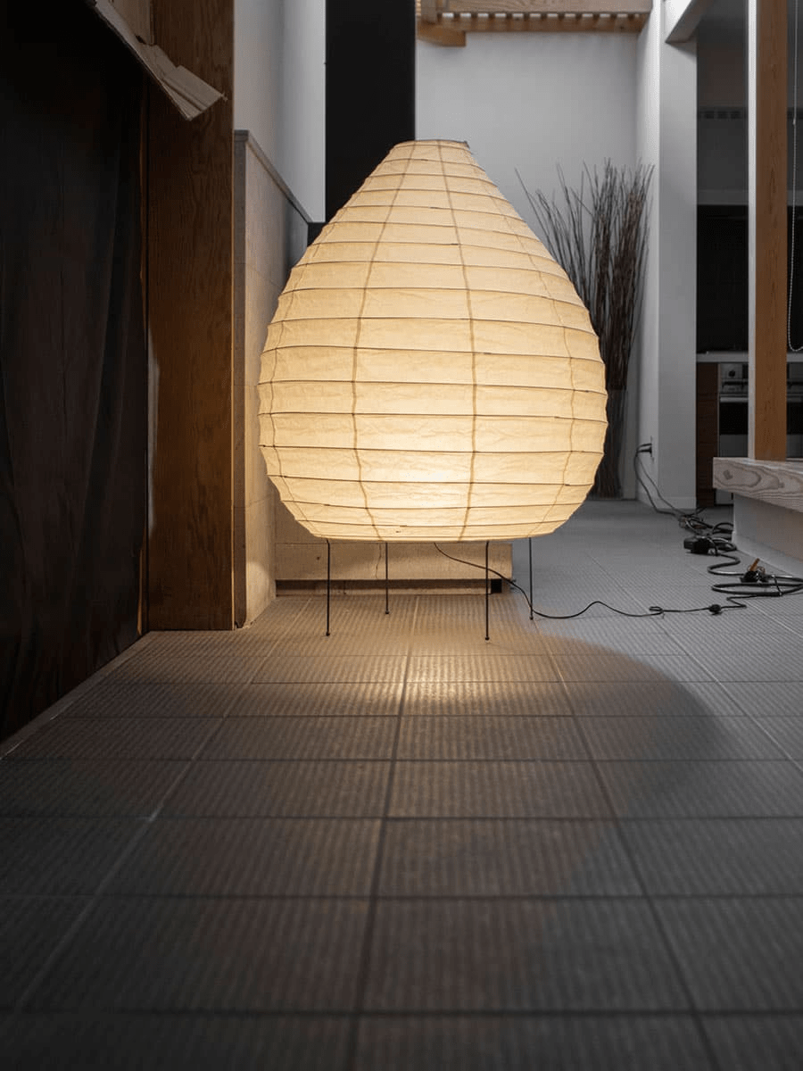 Viraiviella nowoczesna lampa stojąca