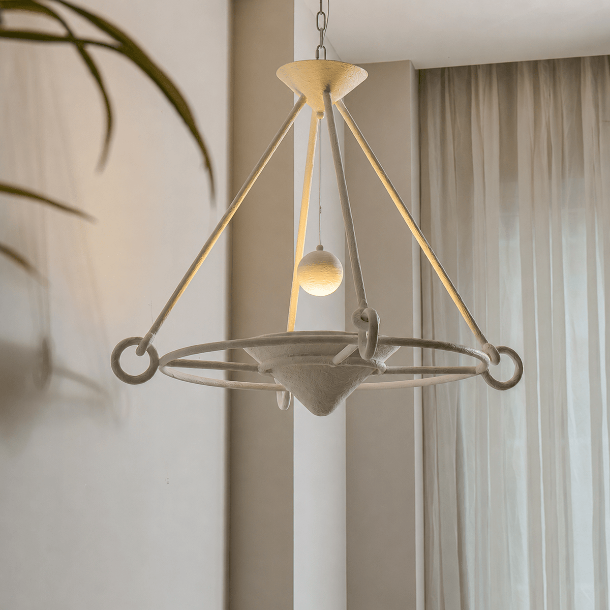Sculptural żyrandol z gipsu