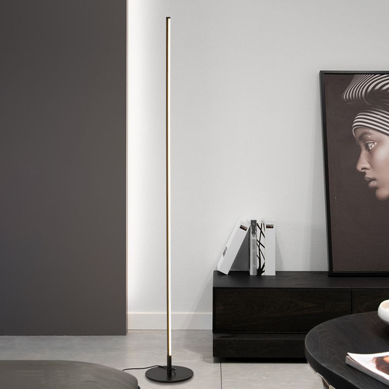 Mira nowoczesna minimalistyczna liniowa lampa stojąca Arisha