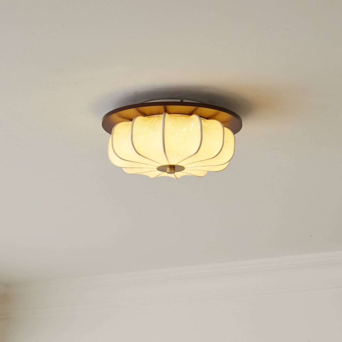 Lampa sufitowa Elowen z płótna