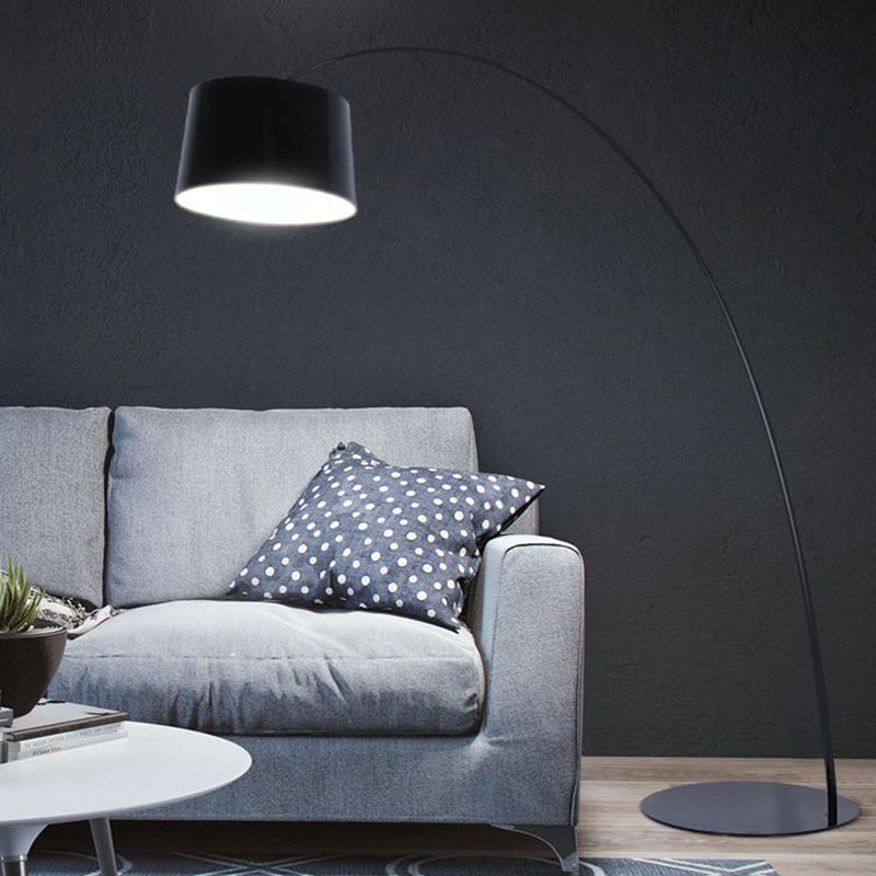 Lampa stojąca Eryn w nowoczesnym stylu, łuk metalowy, czarny/biały/czerwony/niebieski, do sypialni