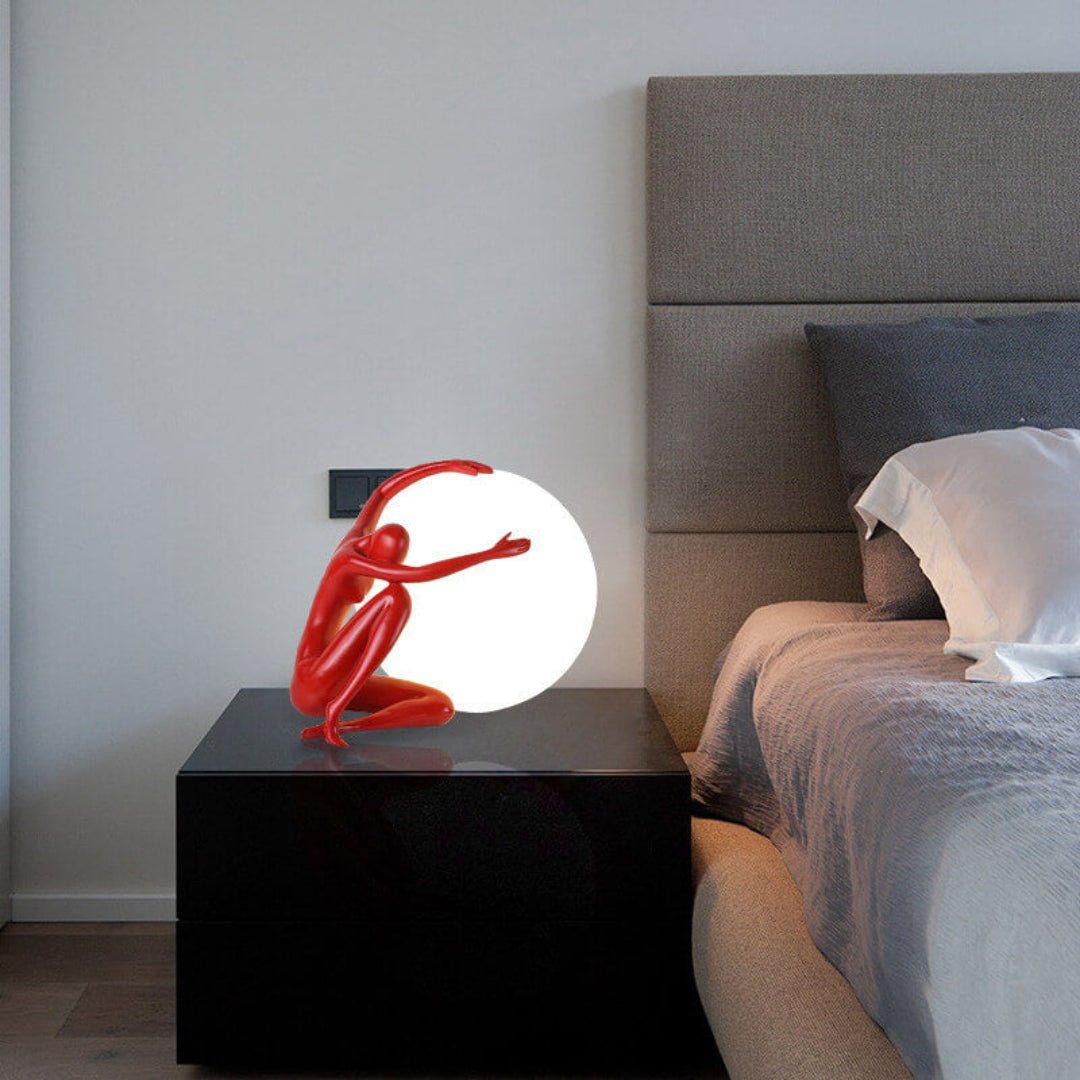 Cosmo Humanoid Ball Holding Lampa Stołowa