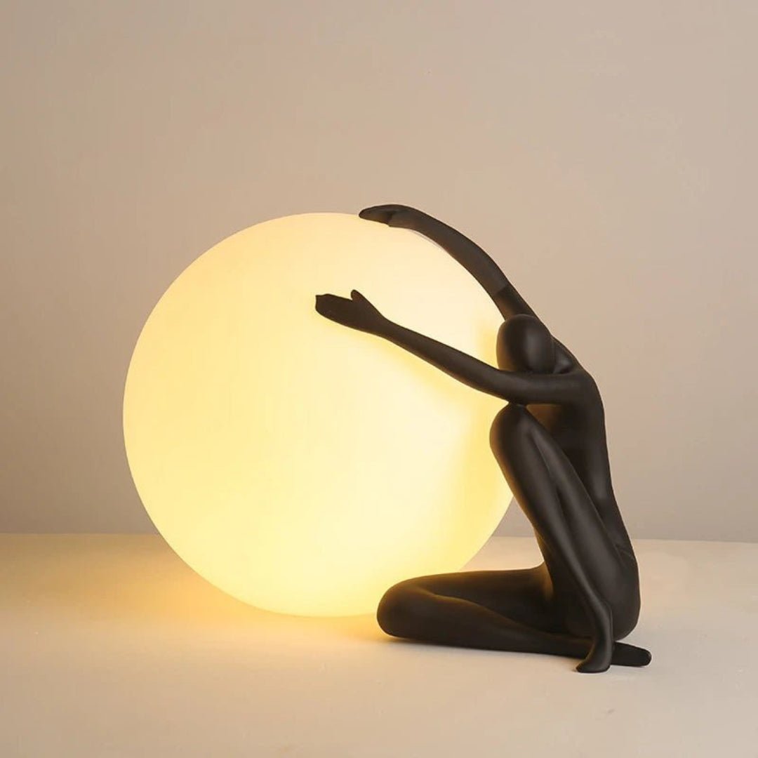 Cosmo Humanoid Ball Holding Lampa Stołowa