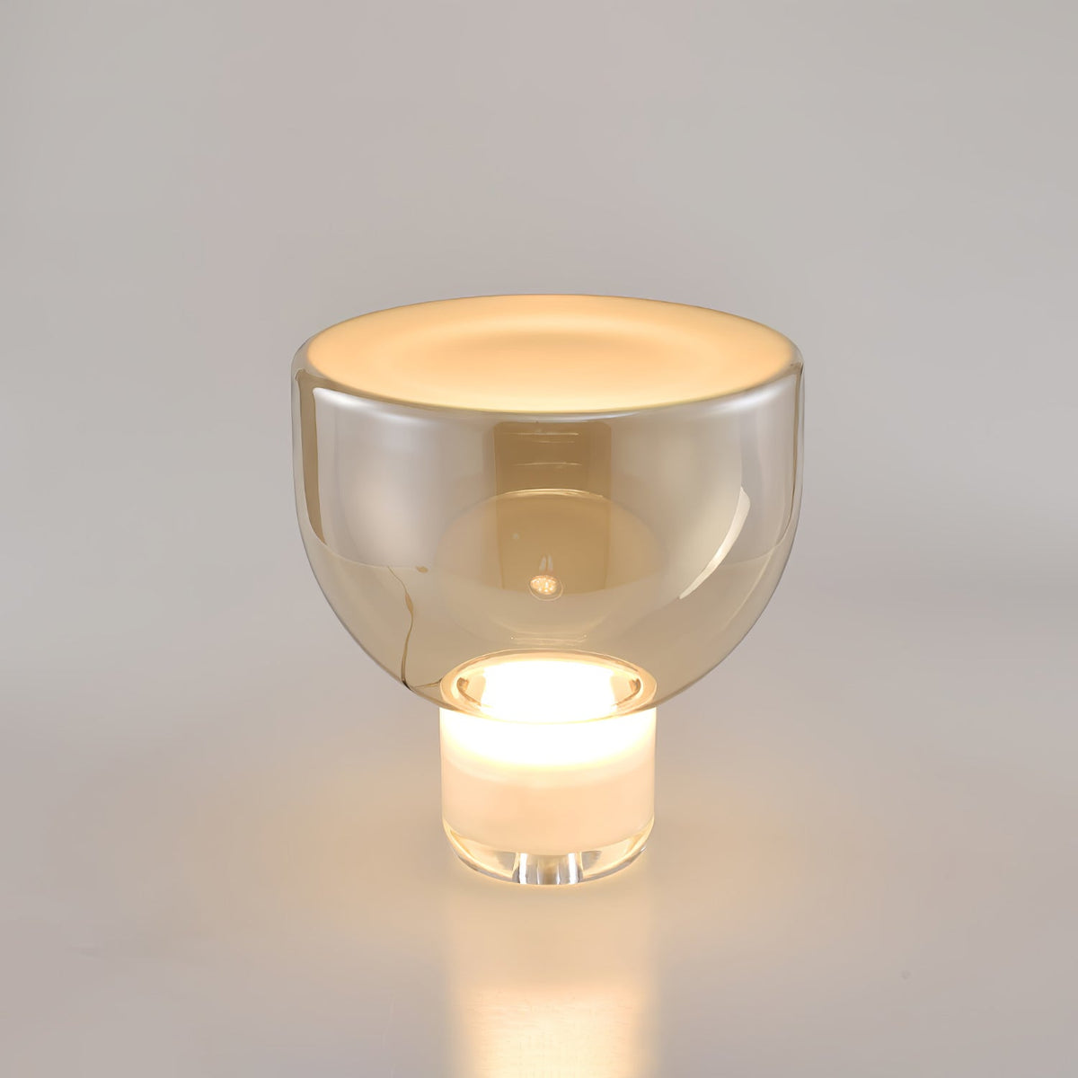 Cavm elegancka lampa stołowa ze szkła