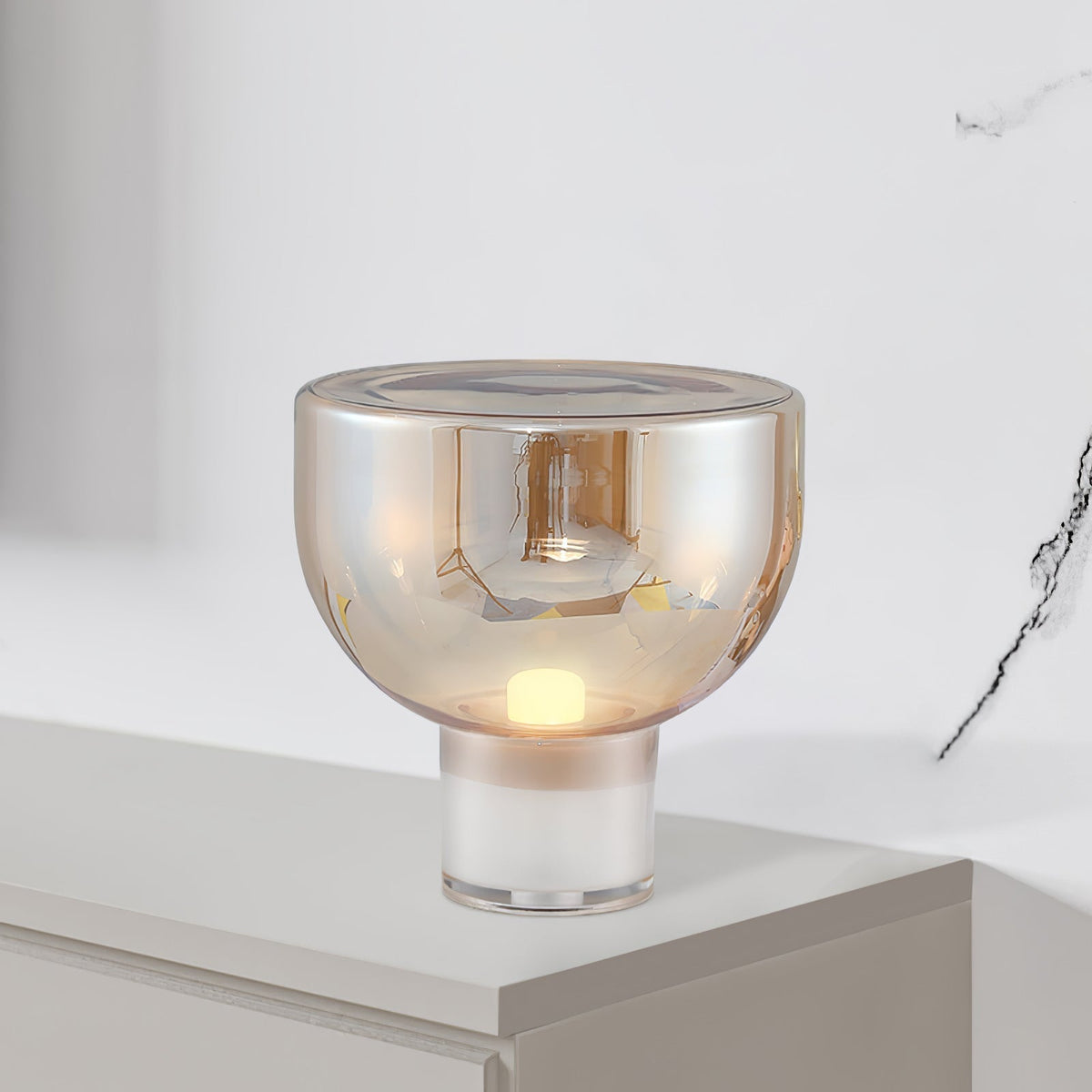 Cavm elegancka lampa stołowa ze szkła