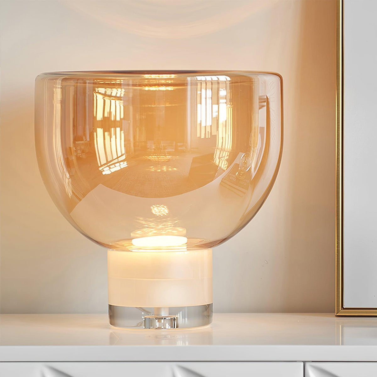 Cavm elegancka lampa stołowa ze szkła