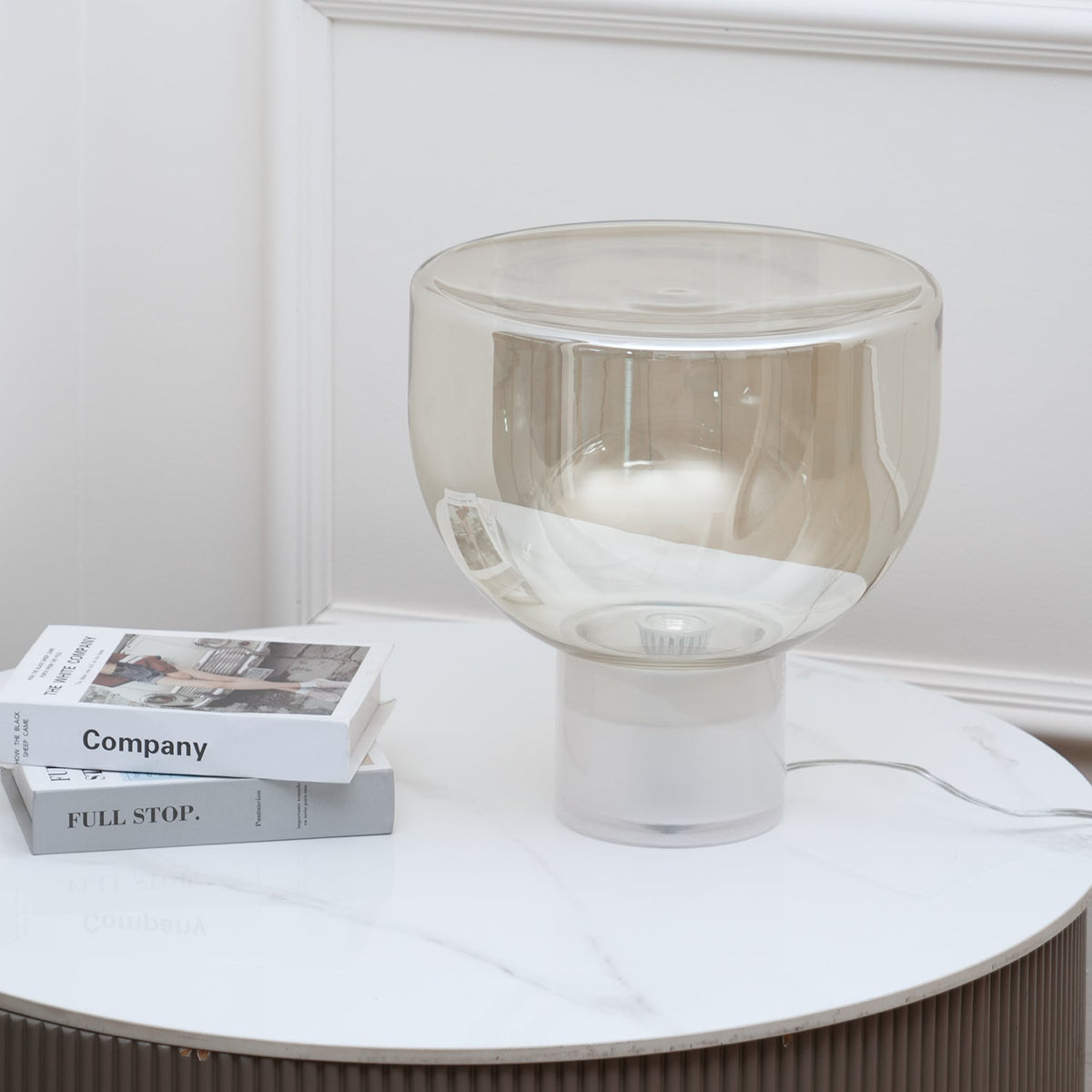 Cavm elegancka lampa stołowa ze szkła