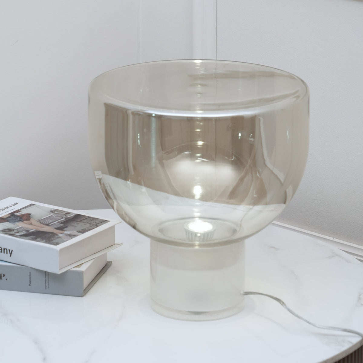 Cavm elegancka lampa stołowa ze szkła