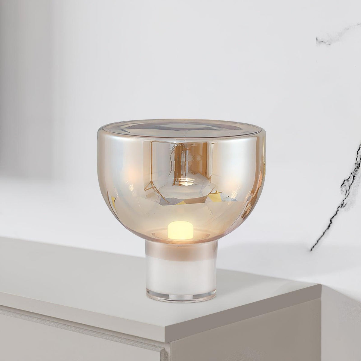 Cavm elegancka lampa stołowa ze szkła