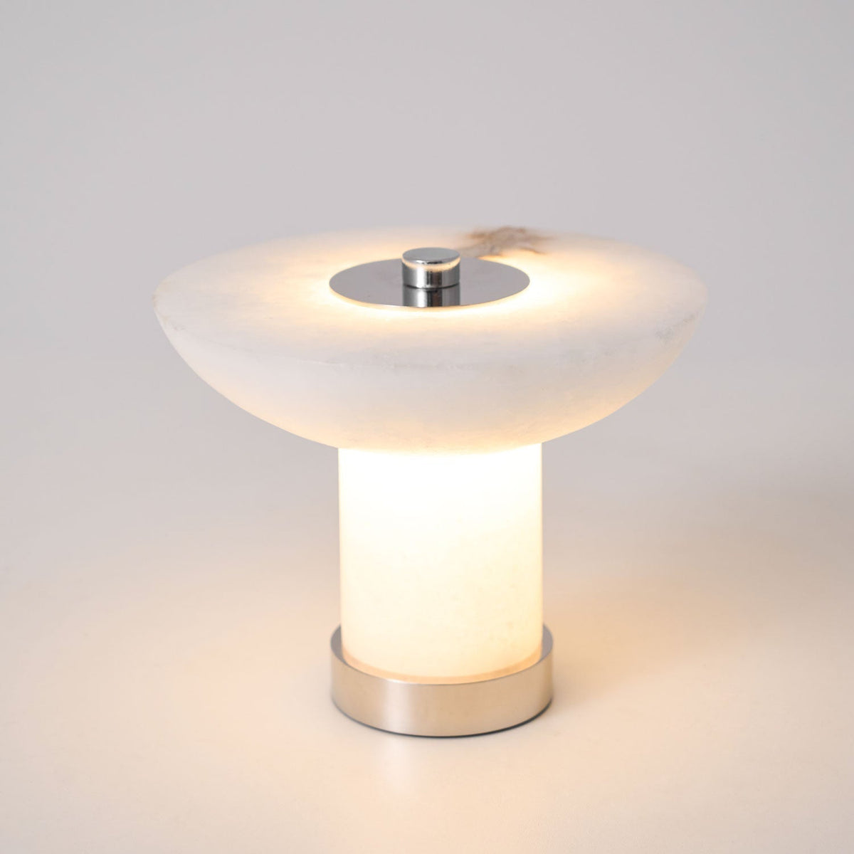 Lampa stołowa Eurnoran w kształcie grzybka z alabastrem