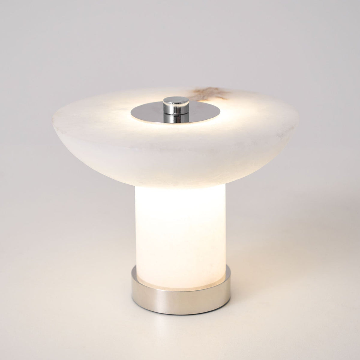 Lampa stołowa Eurnoran w kształcie grzybka z alabastrem