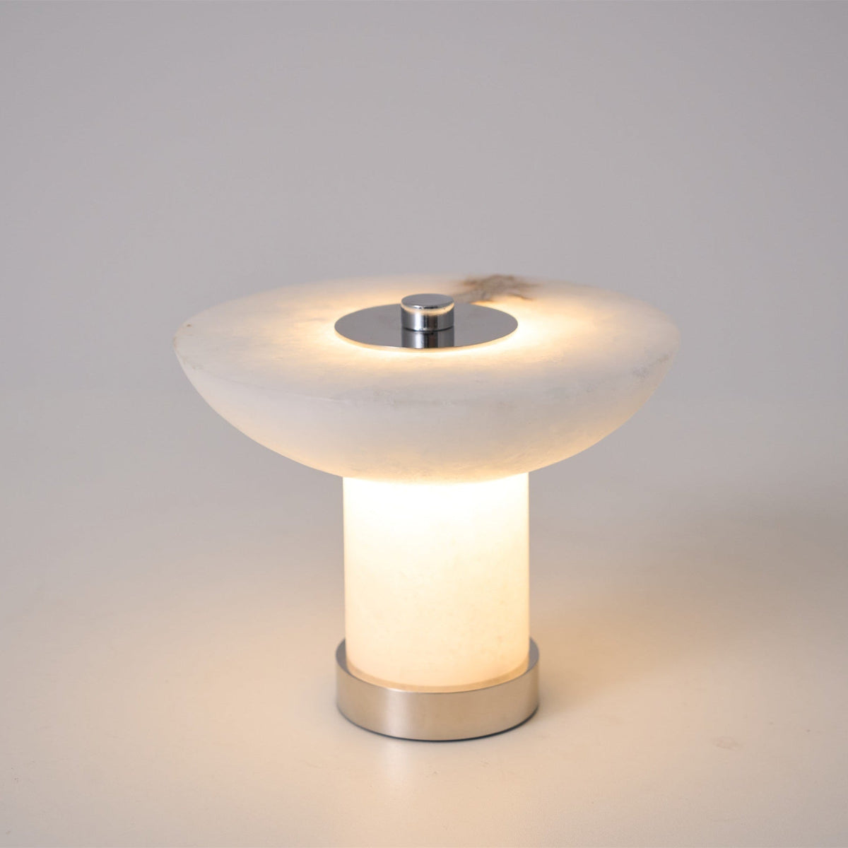 Lampa stołowa Eurnoran w kształcie grzybka z alabastrem