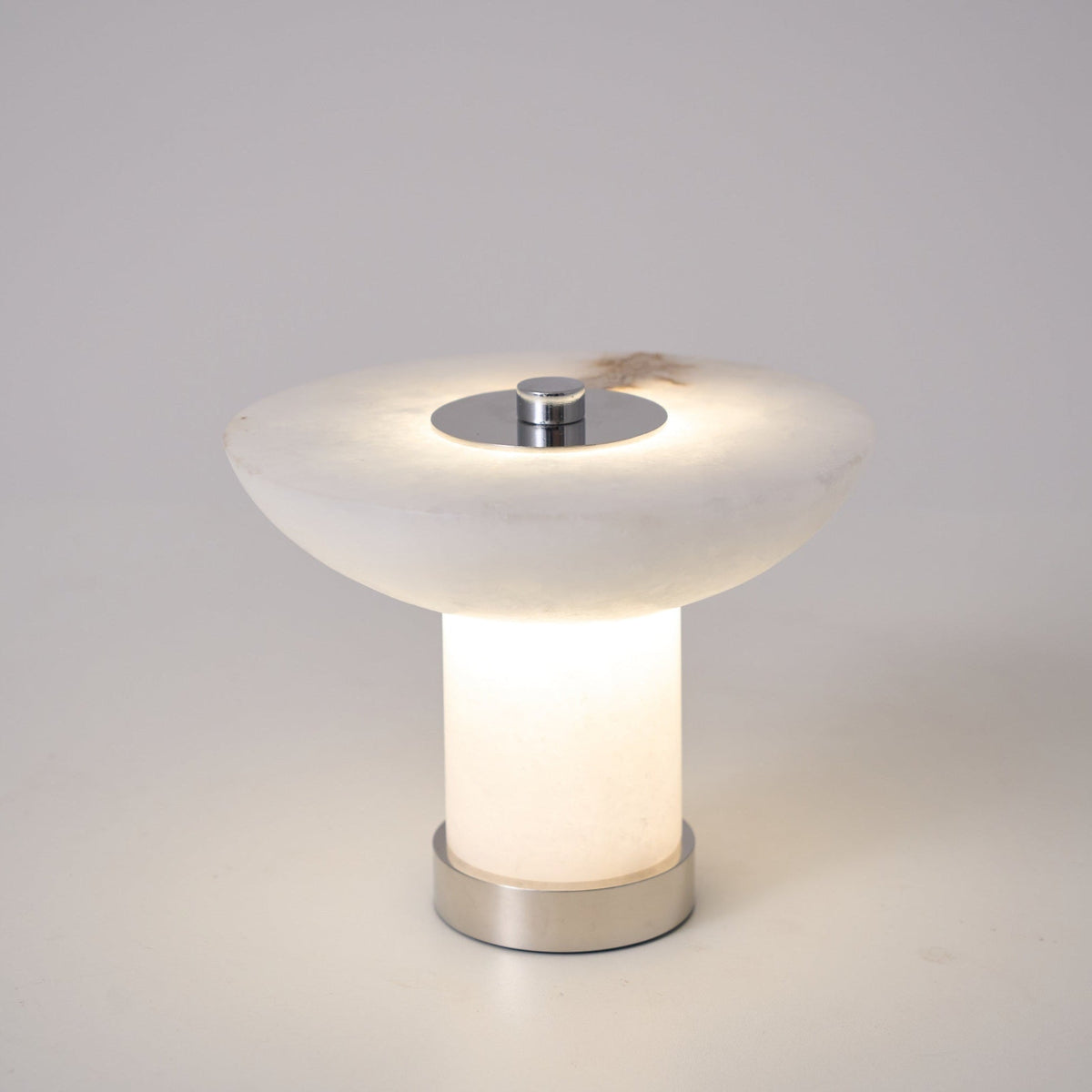 Lampa stołowa Eurnoran w kształcie grzybka z alabastrem