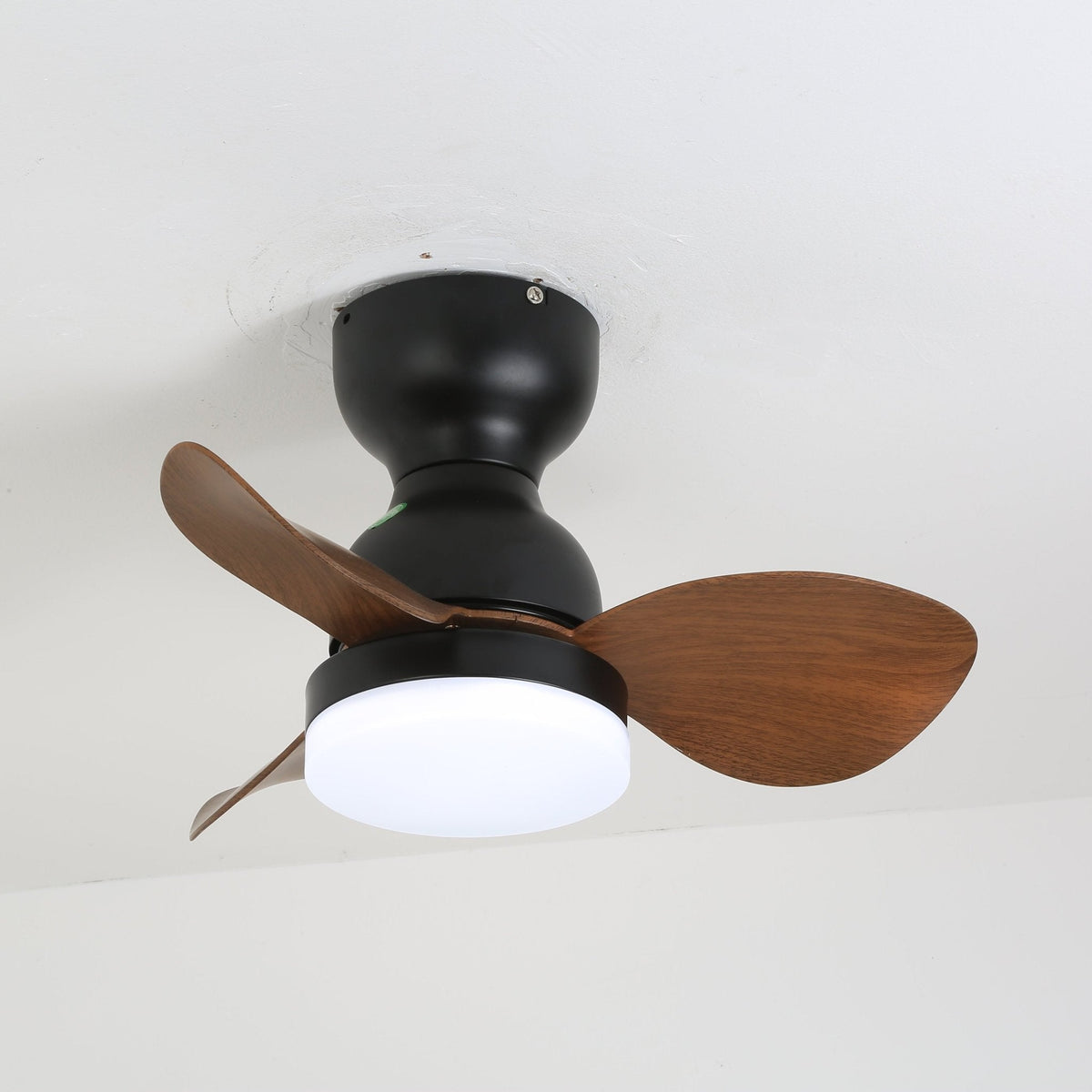 Renuina lampa sufitowa z wentylatorem