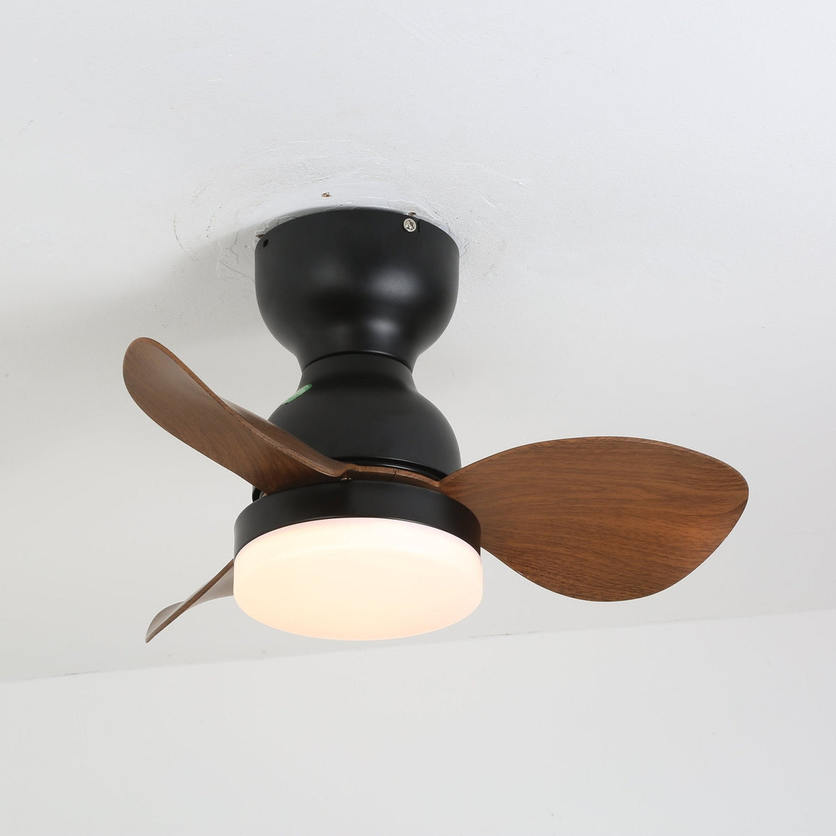 Renuina lampa sufitowa z wentylatorem
