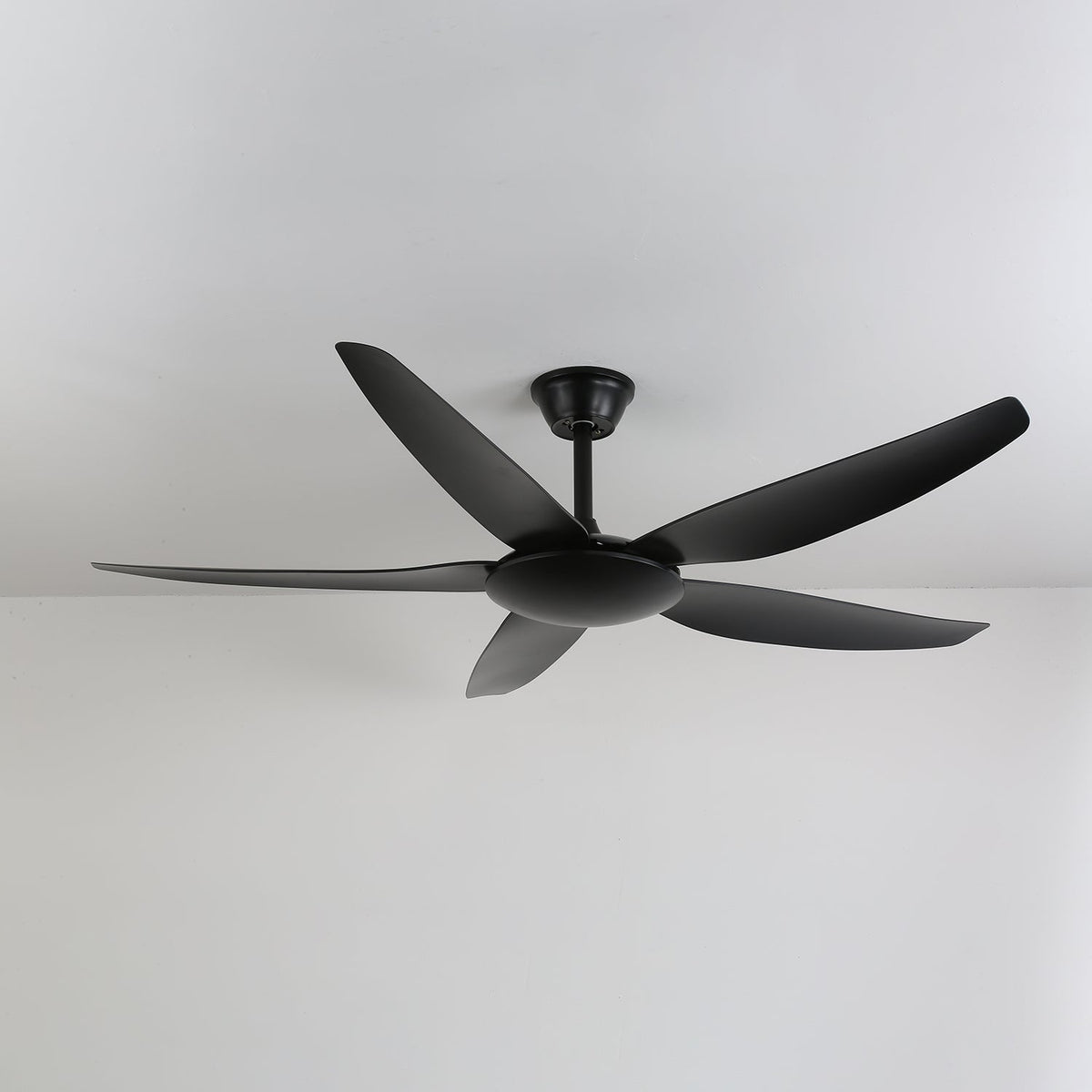 Onyxa minimalistyczna lampa sufitowa z wentylatorem