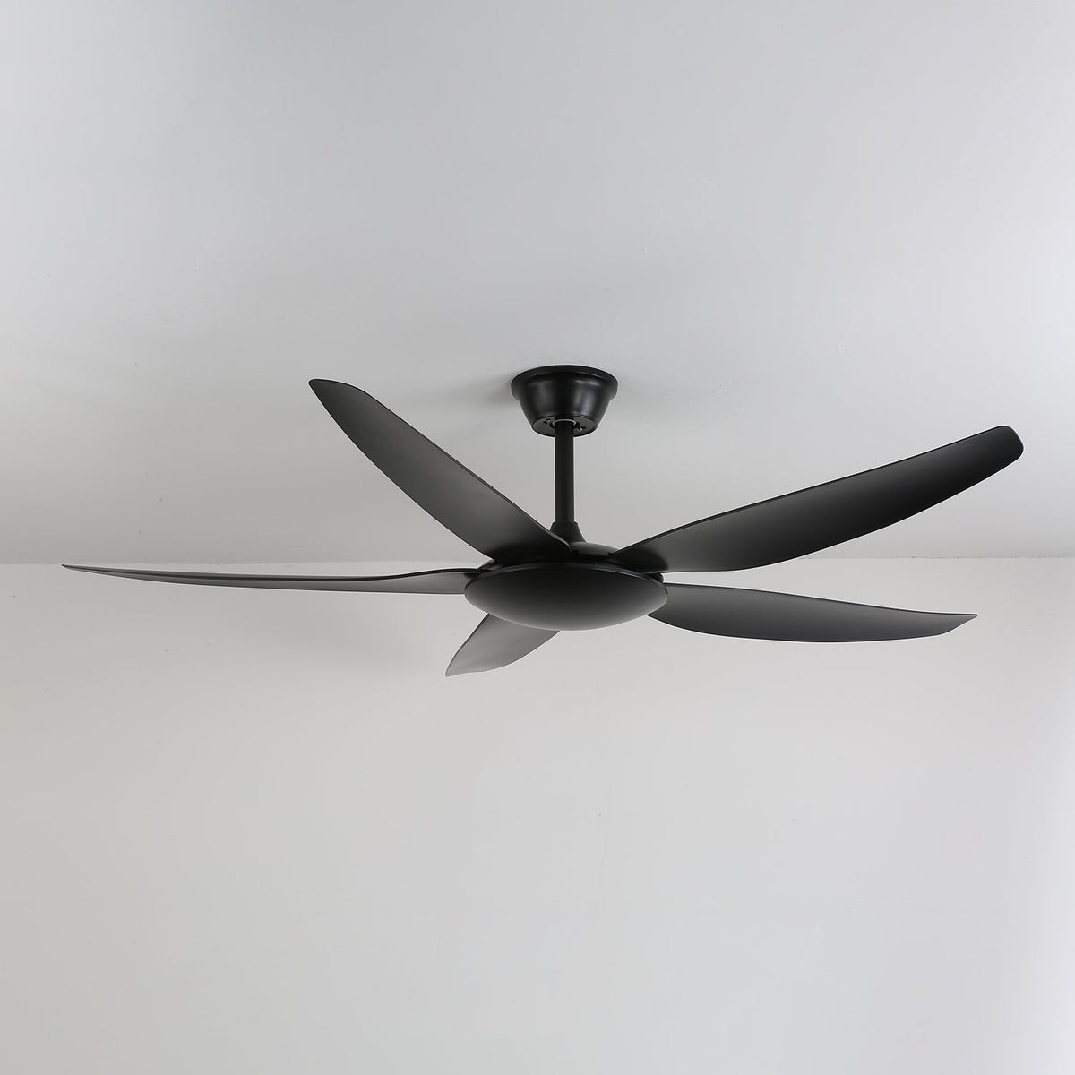 Onyxa minimalistyczna lampa sufitowa z wentylatorem