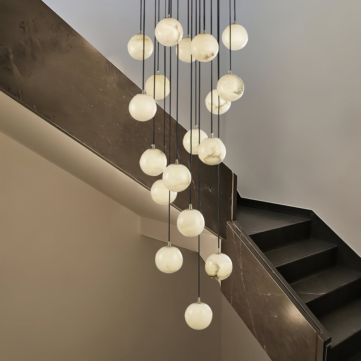 Gloruvye nowoczesny żyrandol w kształcie kuli z marmuru alabastrowego