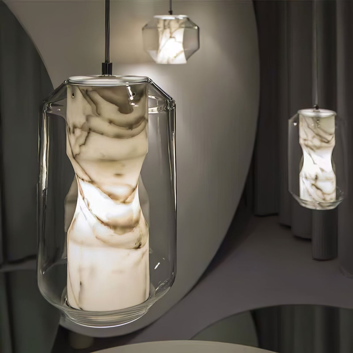 Aveneriella żyrandol Alabaster ze szkła