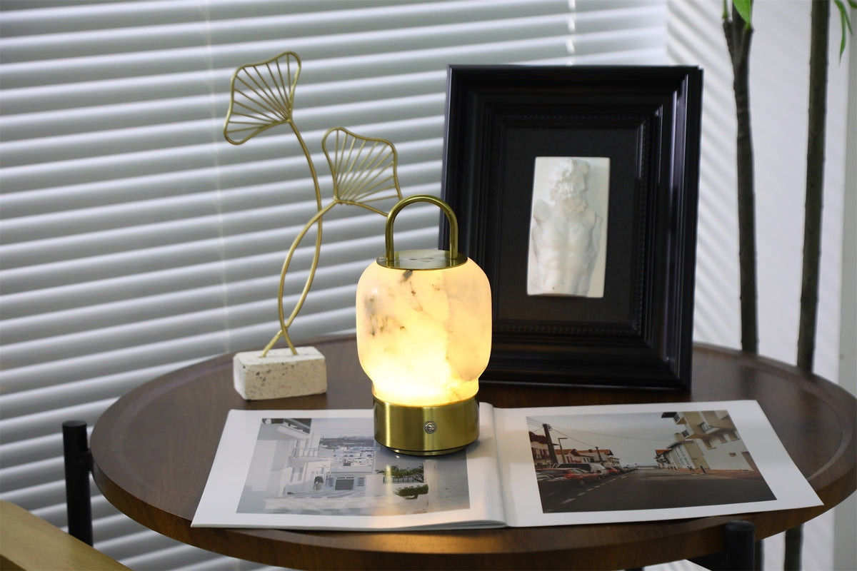 Oramith Alabaster przenośna, ładowana akumulatorem lampa stołowa