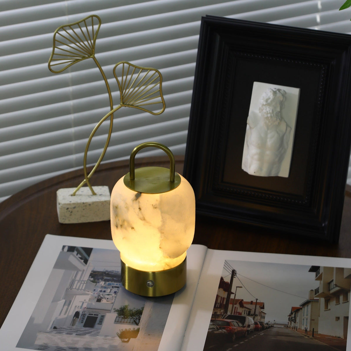 Oramith Alabaster przenośna, ładowana akumulatorem lampa stołowa