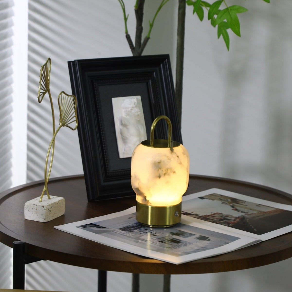 Oramith Alabaster przenośna, ładowana akumulatorem lampa stołowa