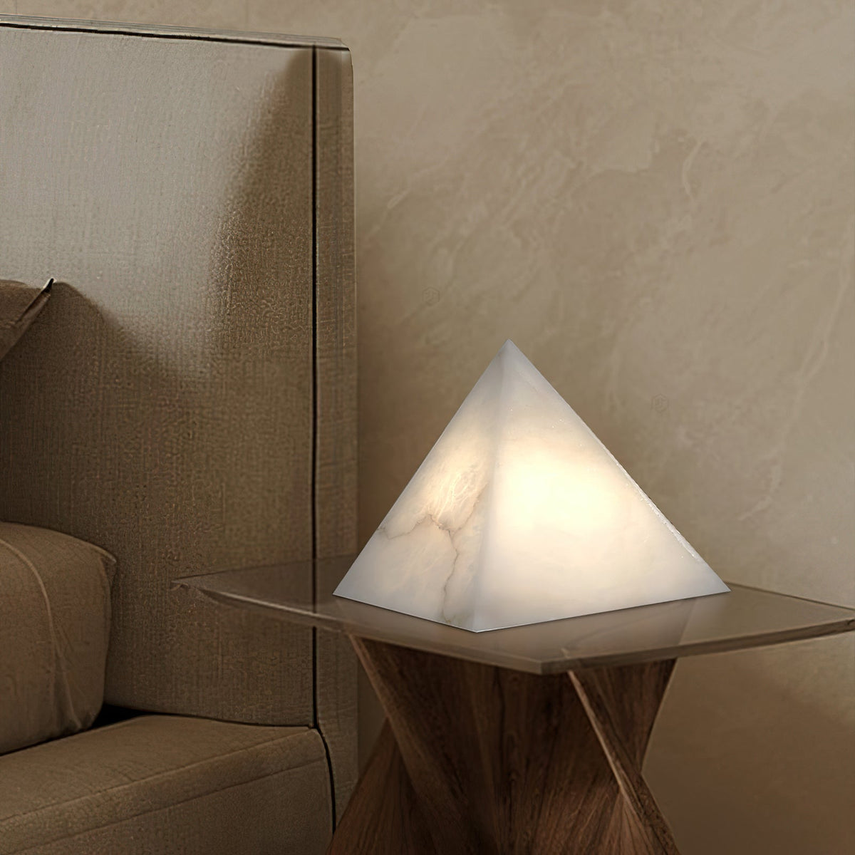 Lampa stołowa Sorirette w kształcie piramidy