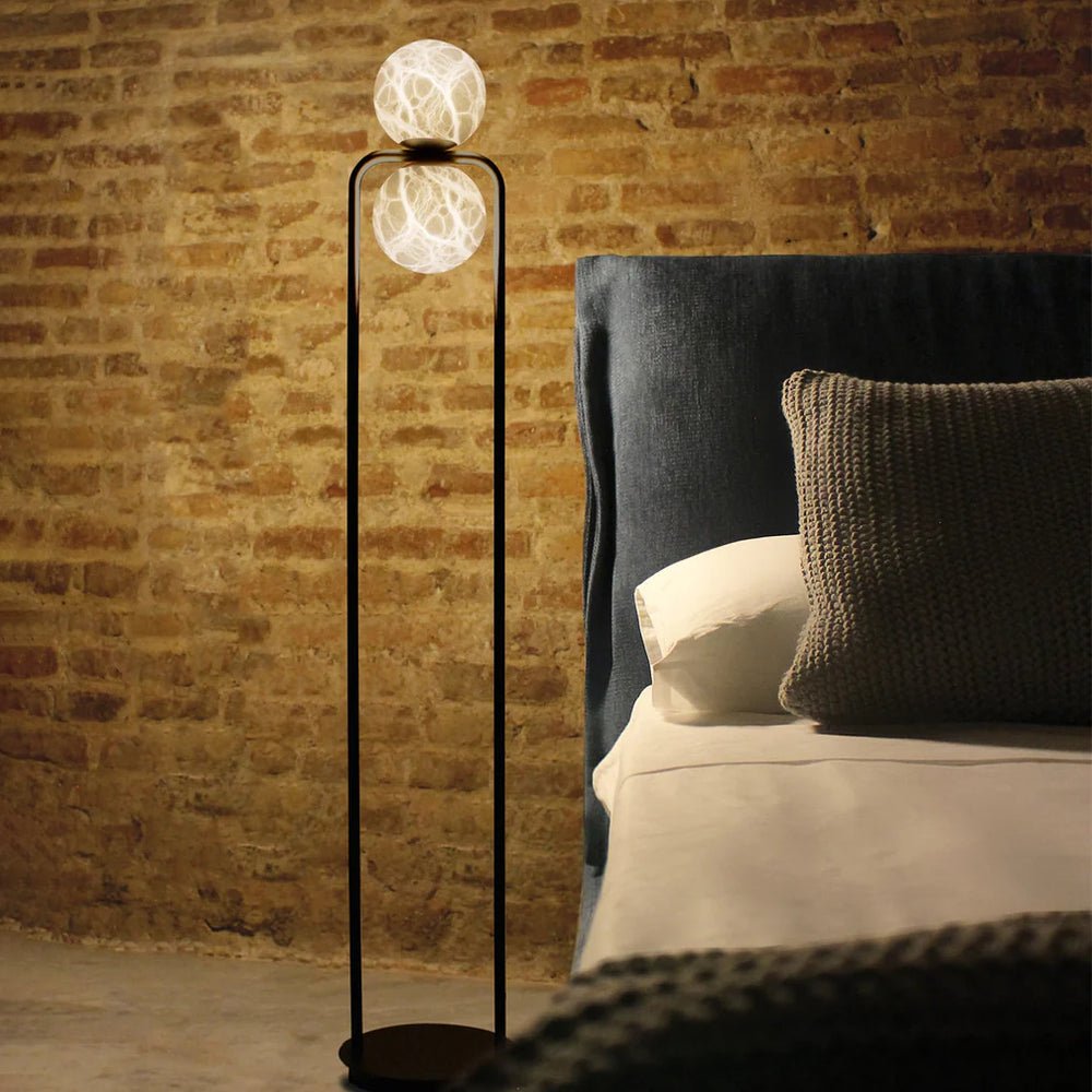 Callista minimalistyczna lampa stojąca z alabastrem