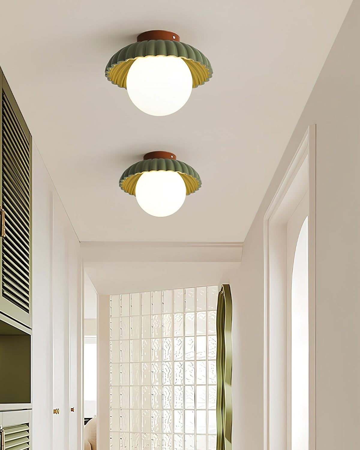 Scallop Glow lampa sufitowa montowana bezpośrednio ze szkła