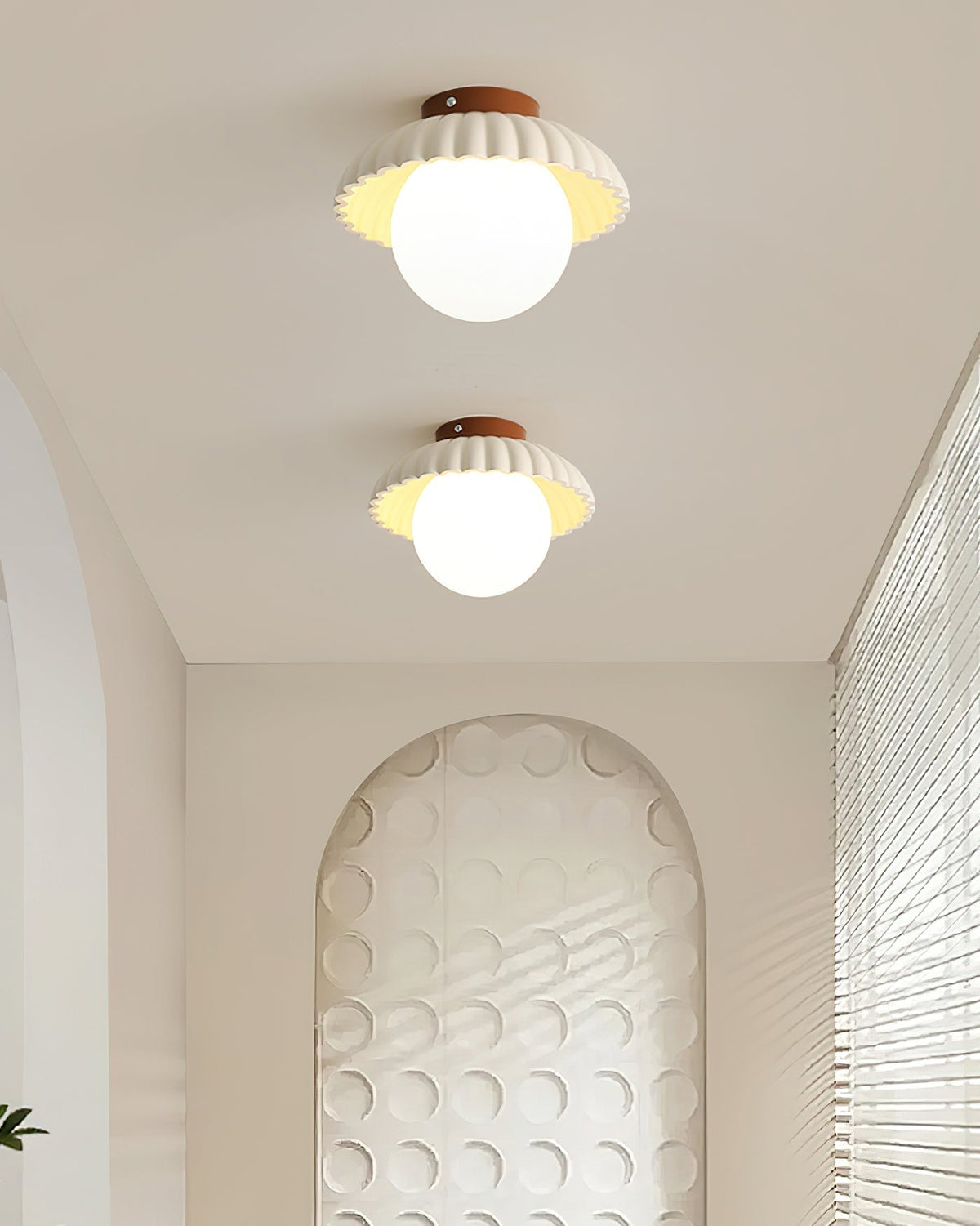 Scallop Glow lampa sufitowa montowana bezpośrednio ze szkła