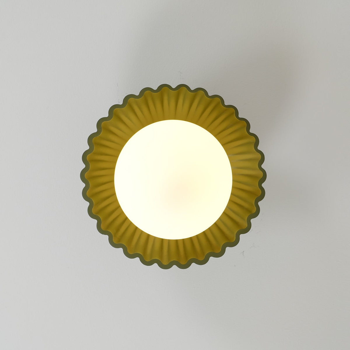 Scallop Glow lampa sufitowa montowana bezpośrednio ze szkła