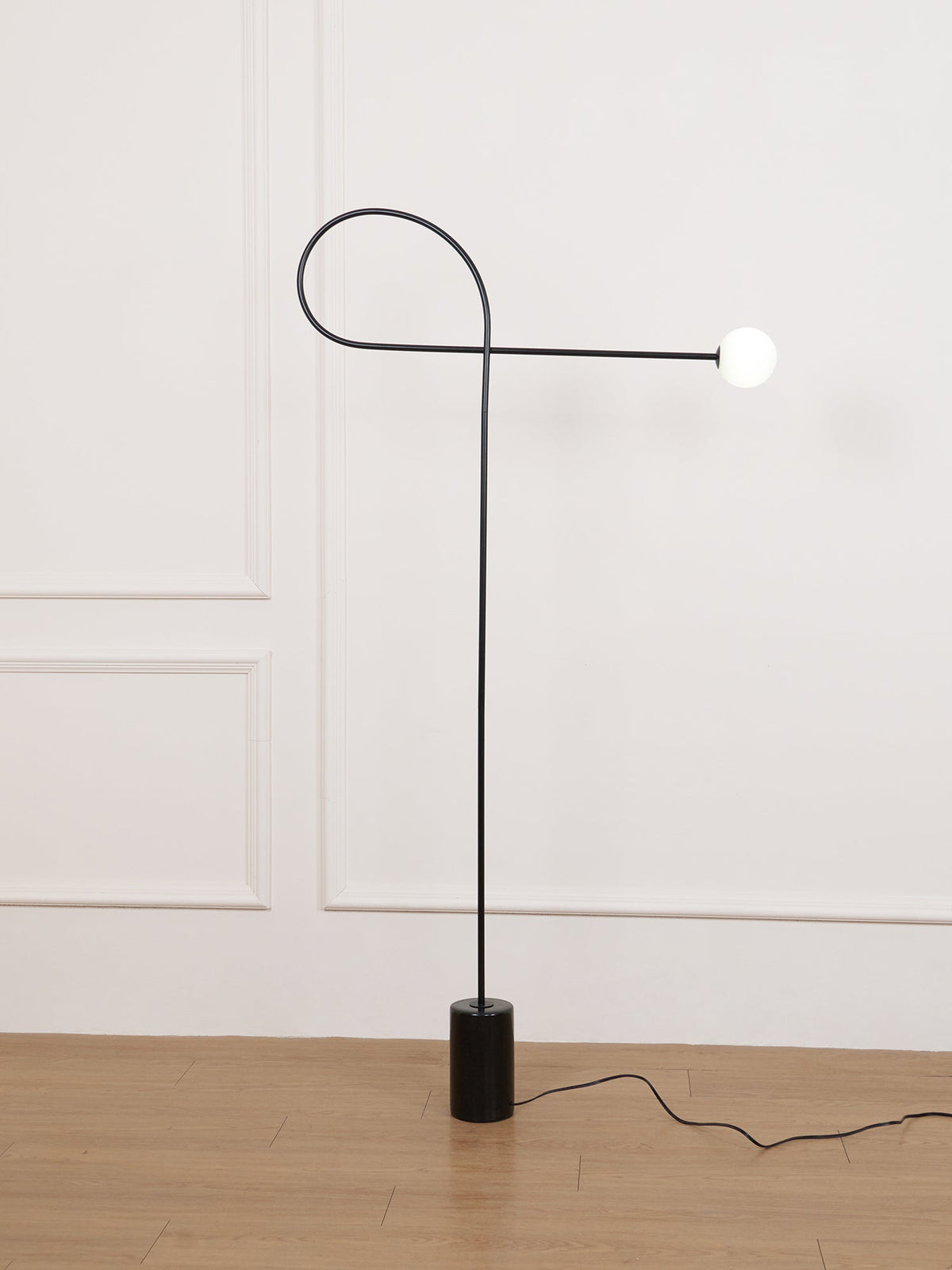 Zanoril rzeźbiarska lampa stojąca