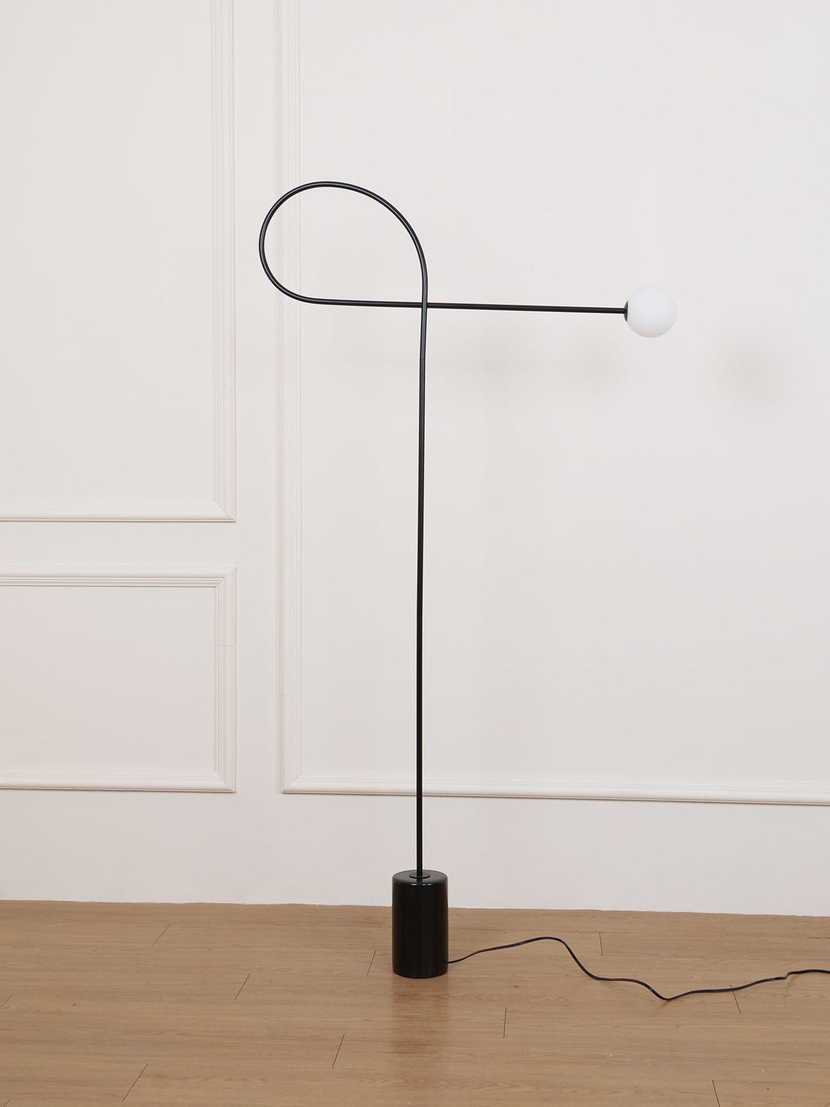 Zanoril rzeźbiarska lampa stojąca