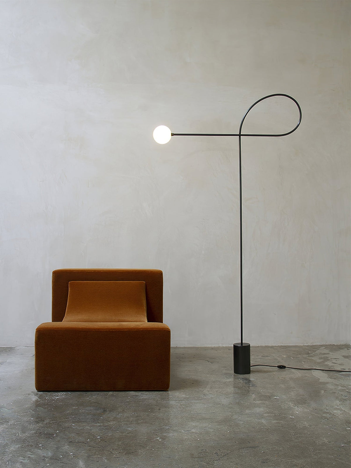 Zanoril rzeźbiarska lampa stojąca