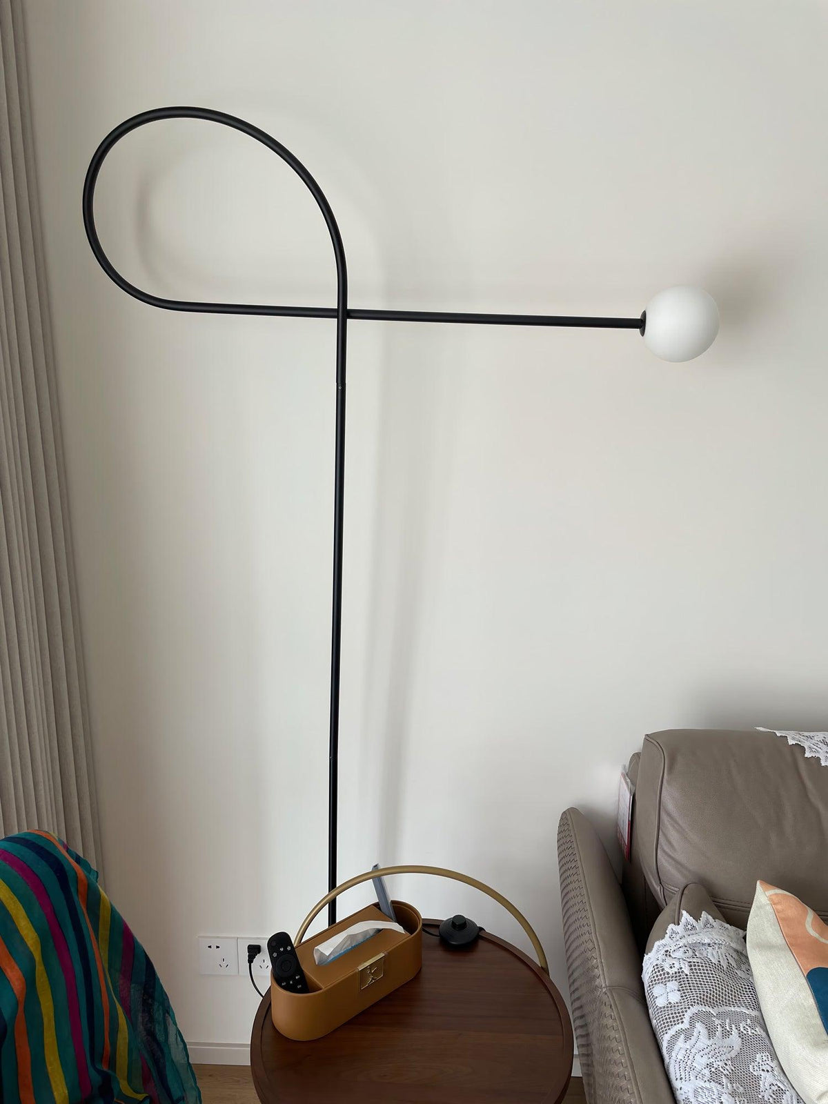 Zanoril rzeźbiarska lampa stojąca