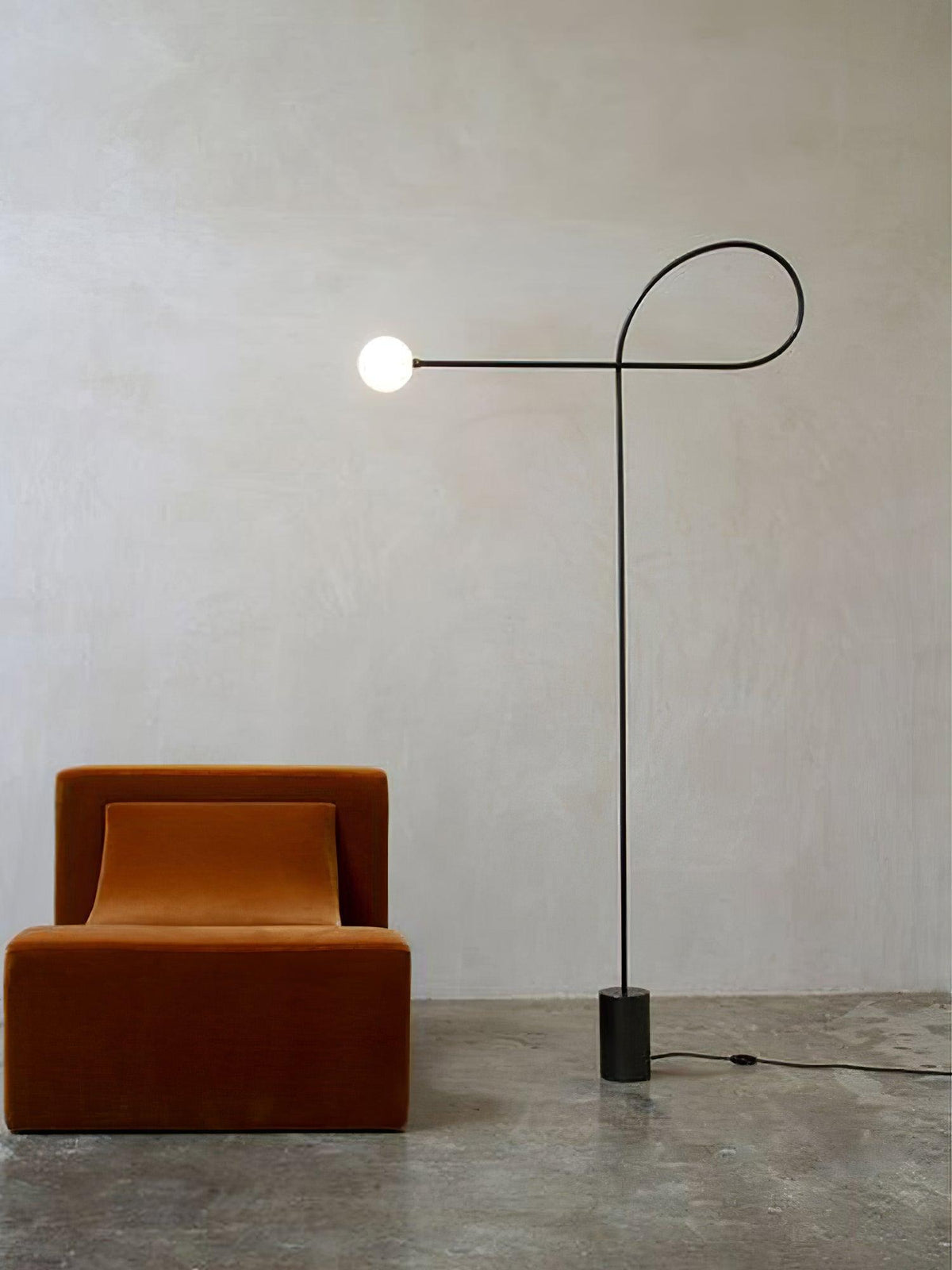 Zanoril rzeźbiarska lampa stojąca