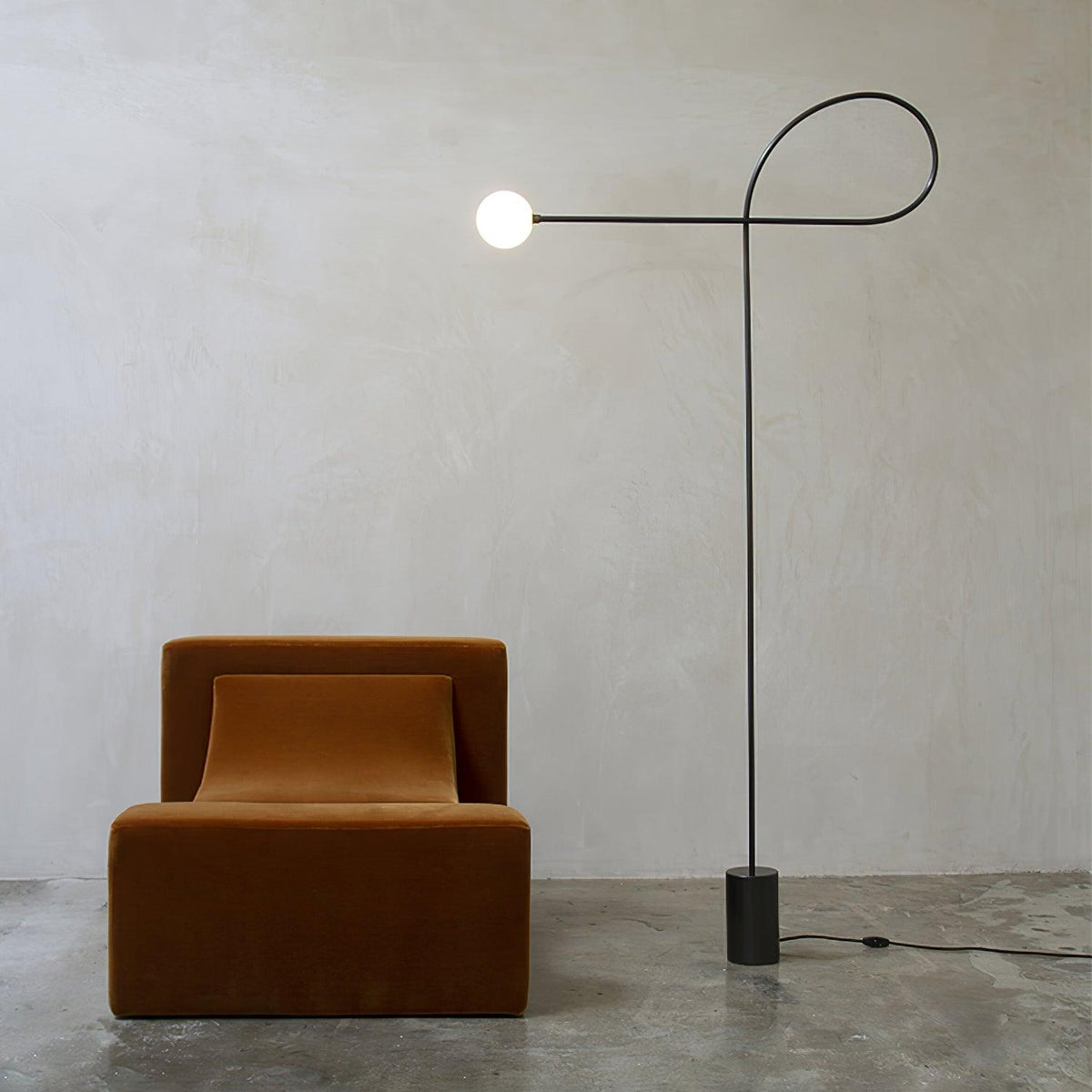 Zanoril rzeźbiarska lampa stojąca