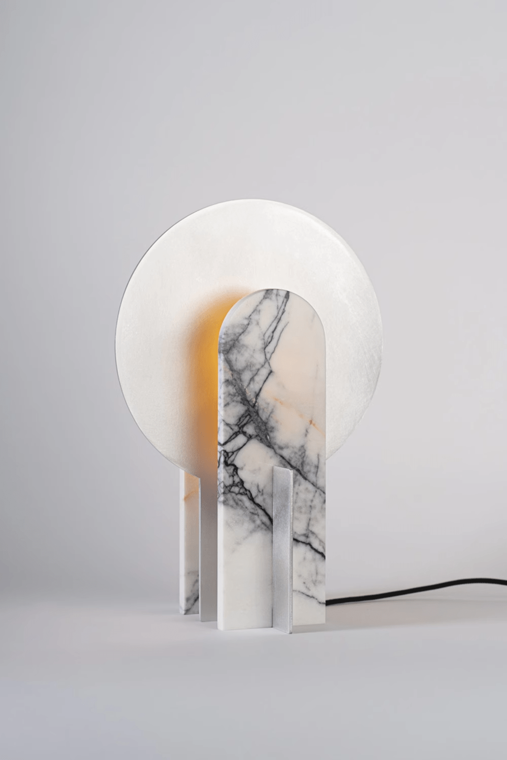 Solvique Arch Marble lampa stołowa