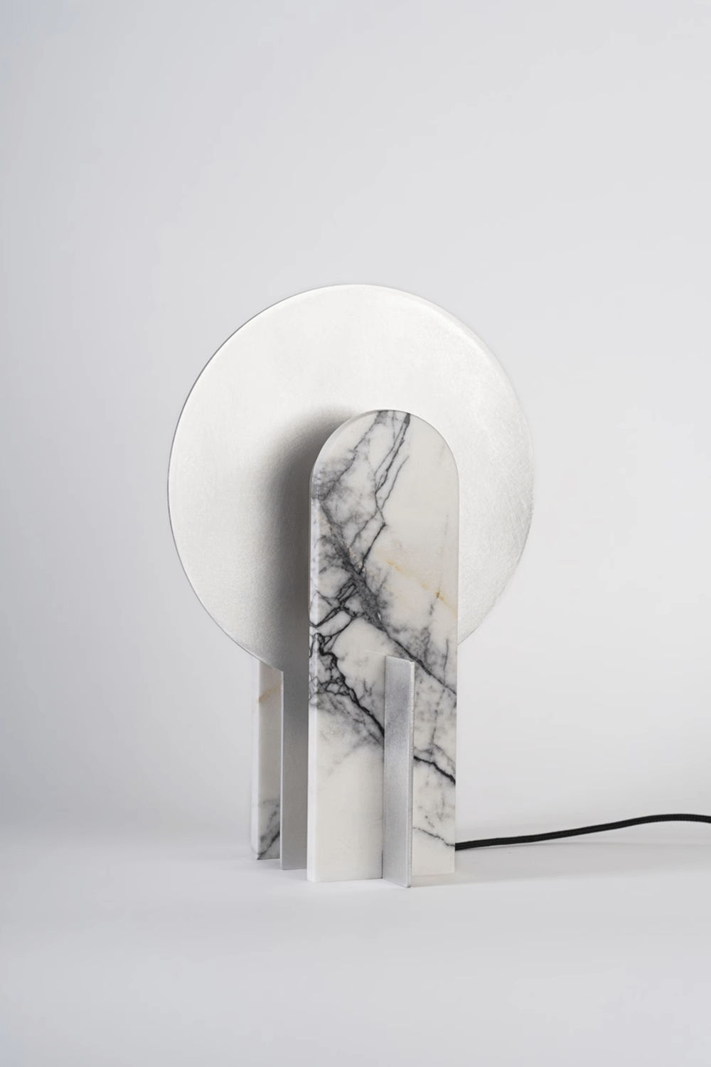 Solvique Arch Marble lampa stołowa