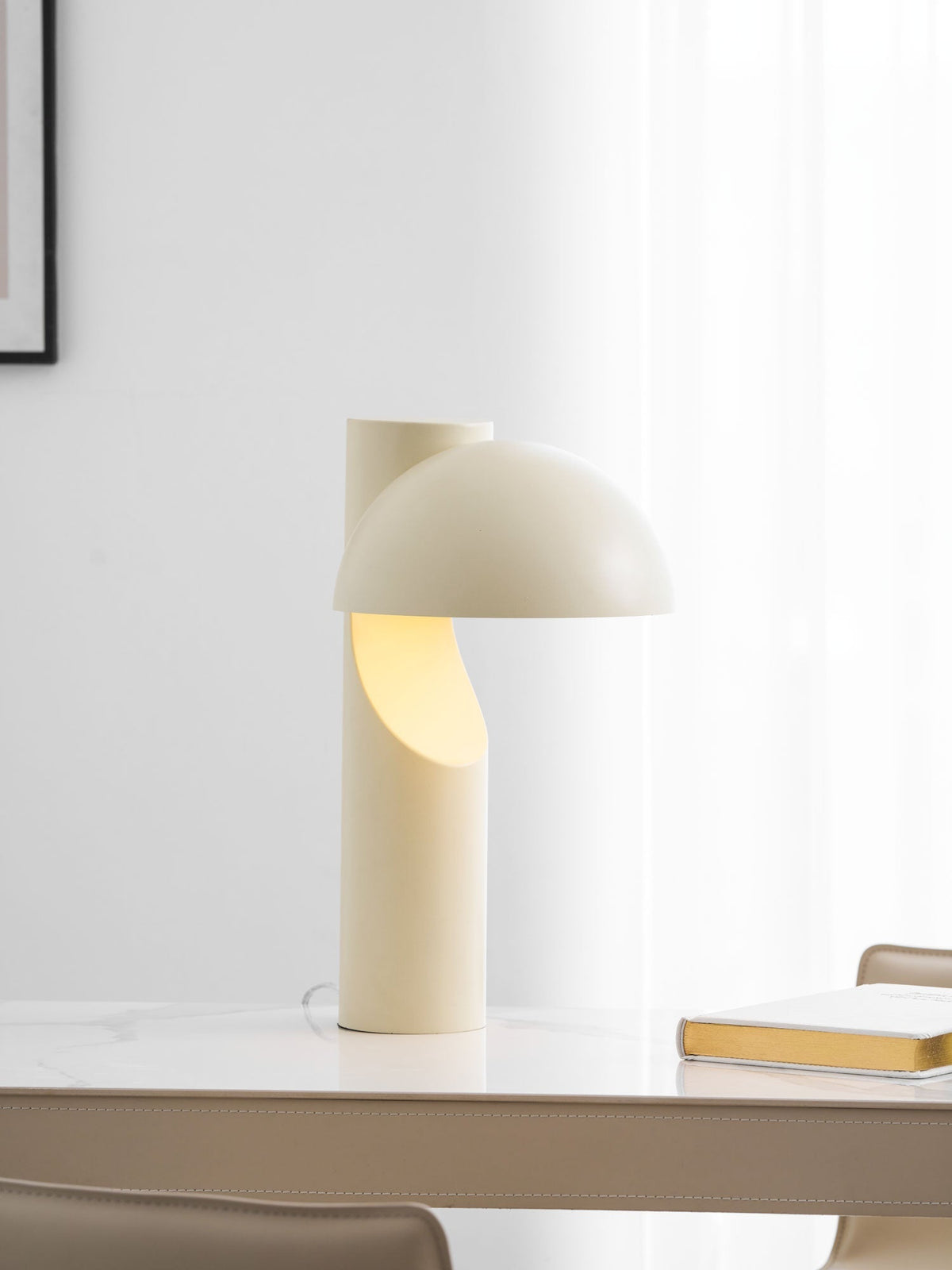 Belviora minimalistyczna lampa stołowa