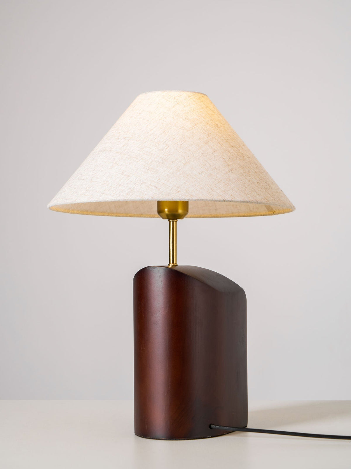 Lampa stołowa Halene z drewna i płótna