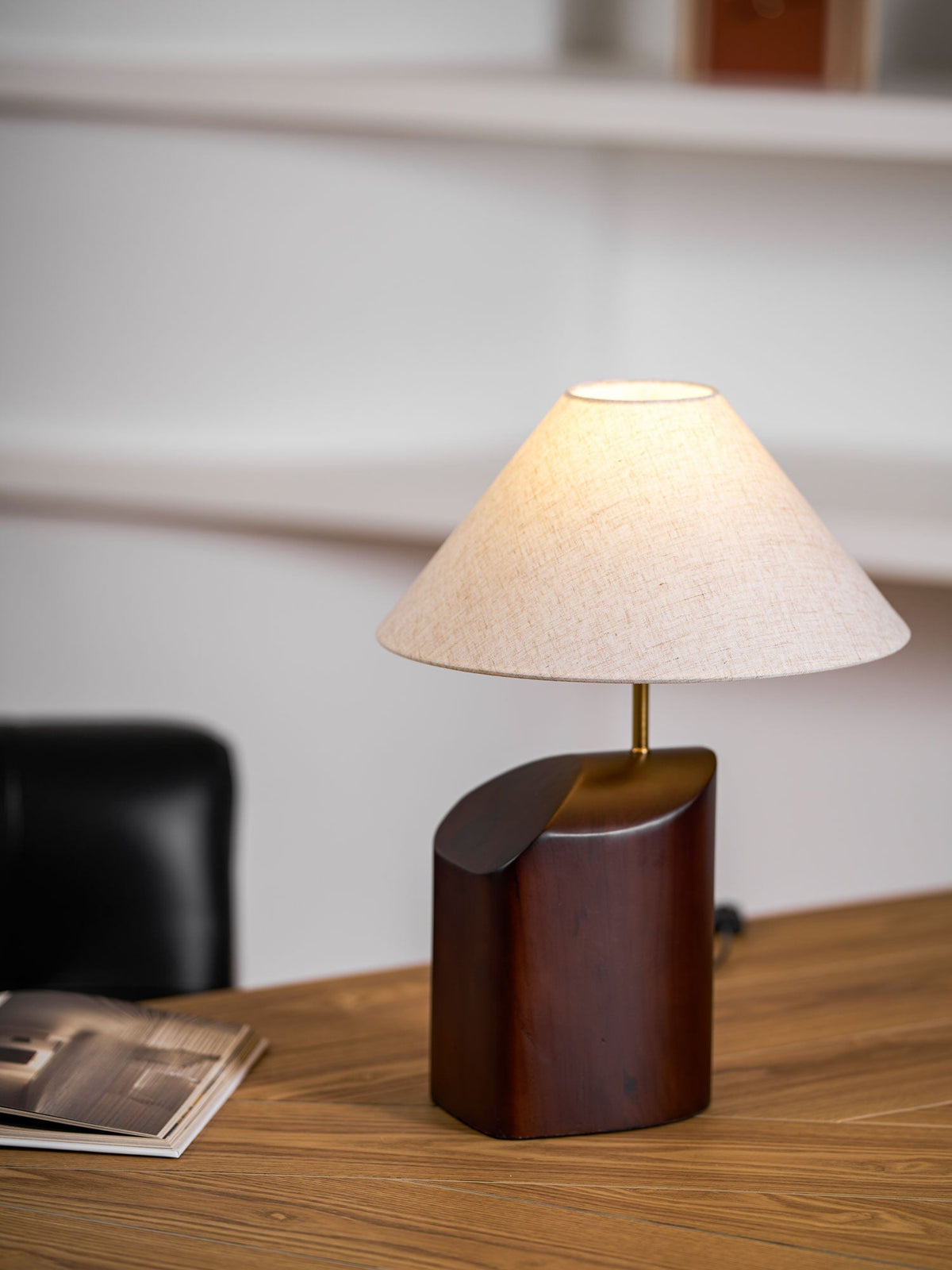 Lampa stołowa Halene z drewna i płótna